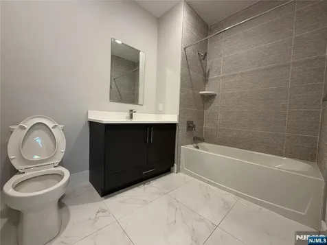 1685 Bergen Boulevard Fort Lee NJ 07024