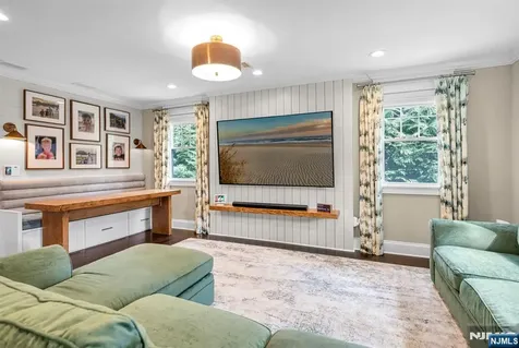159 Hampton Place Ridgewood NJ 07450