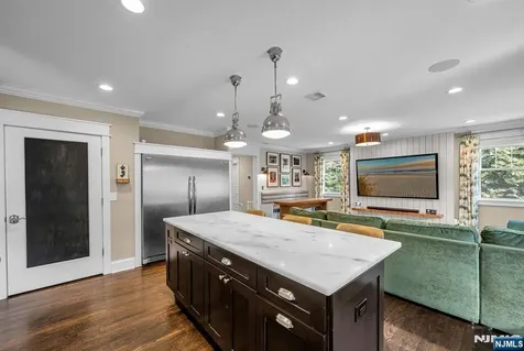 159 Hampton Place Ridgewood NJ 07450