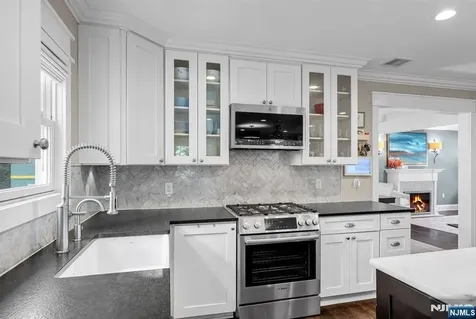 159 Hampton Place Ridgewood NJ 07450