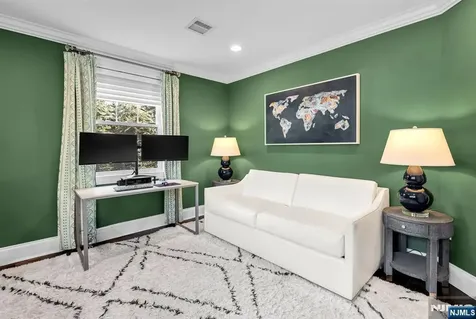 159 Hampton Place Ridgewood NJ 07450