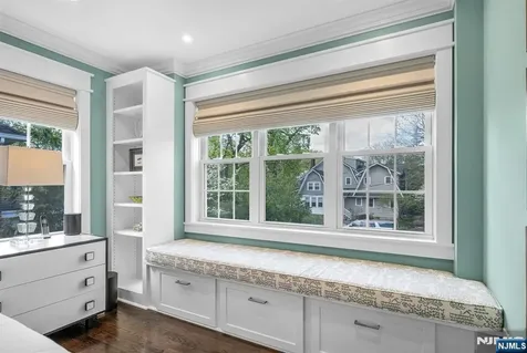 159 Hampton Place Ridgewood NJ 07450