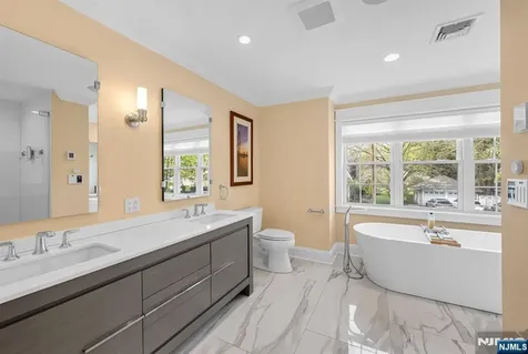 159 Hampton Place Ridgewood NJ 07450