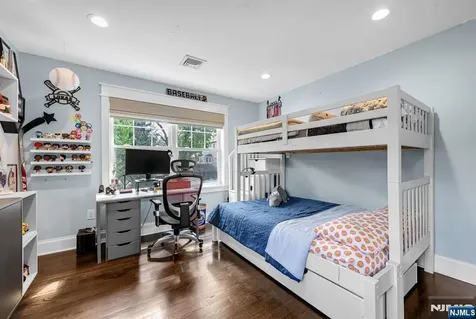 159 Hampton Place Ridgewood NJ 07450