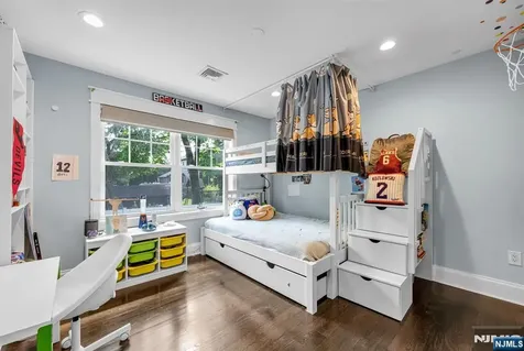 159 Hampton Place Ridgewood NJ 07450