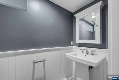159 Hampton Place Ridgewood NJ 07450
