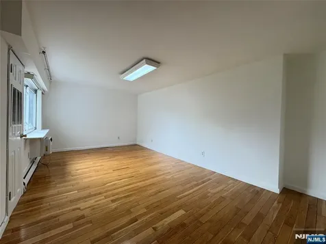 333 Grand Avenue Palisades Park NJ 07650
