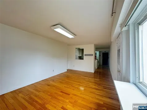333 Grand Avenue Palisades Park NJ 07650