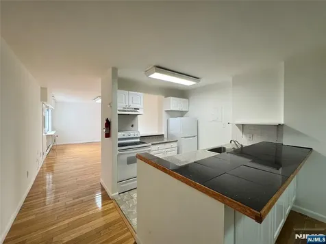 333 Grand Avenue Palisades Park NJ 07650
