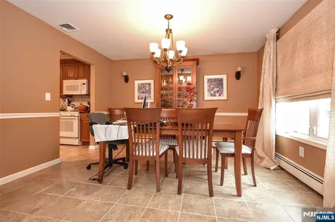 31 Leo Place Lodi NJ 07644