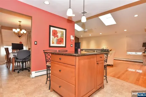 31 Leo Place Lodi NJ 07644