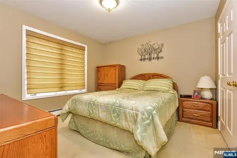 31 Leo Place Lodi NJ 07644