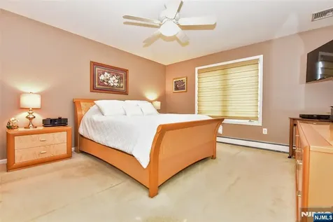 31 Leo Place Lodi NJ 07644