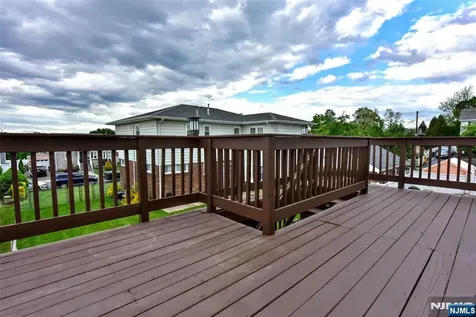 31 Leo Place Lodi NJ 07644