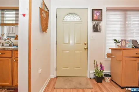 31 Leo Place Lodi NJ 07644