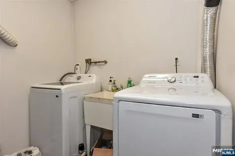 31 Leo Place Lodi NJ 07644