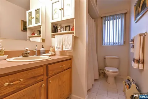 31 Leo Place Lodi NJ 07644