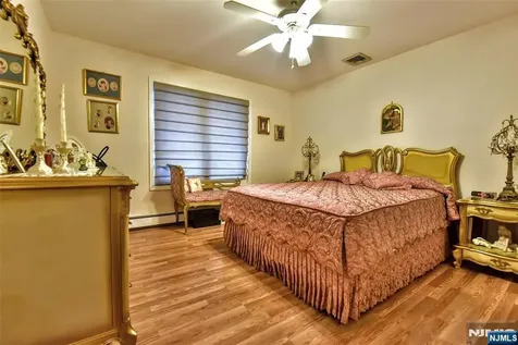 31 Leo Place Lodi NJ 07644
