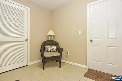 31 Leo Place Lodi NJ 07644