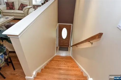 31 Leo Place Lodi NJ 07644