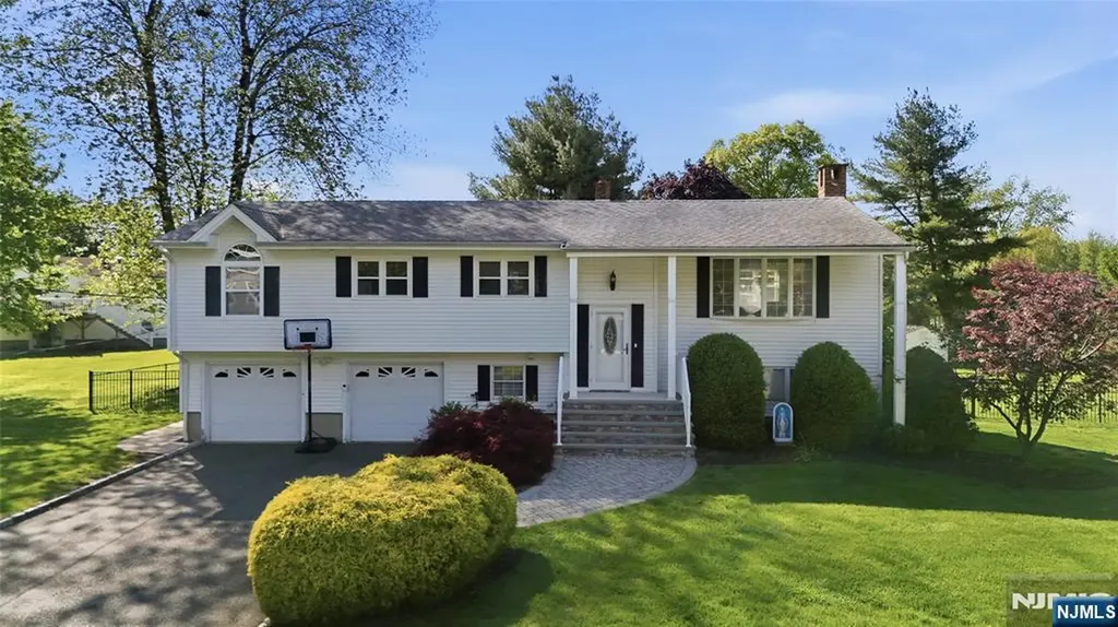 31 Fox Hill Road Fairfield NJ 07004