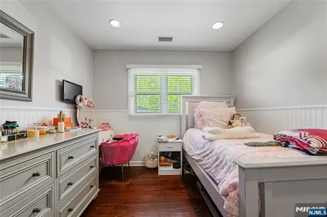 31 Fox Hill Road Fairfield NJ 07004