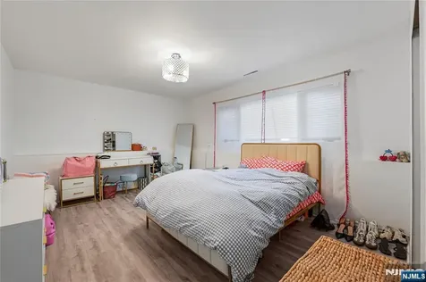 31 Fox Hill Road Fairfield NJ 07004