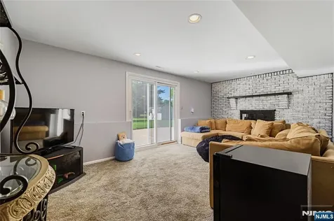 31 Fox Hill Road Fairfield NJ 07004