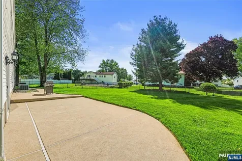 31 Fox Hill Road Fairfield NJ 07004