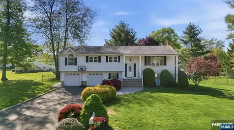31 Fox Hill Road Fairfield NJ 07004