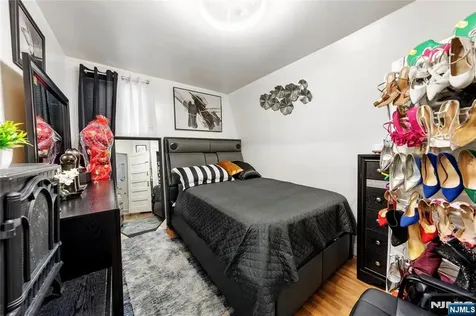 48 39th Street Irvington NJ 07111