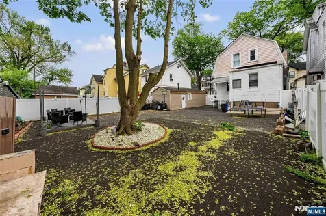 48 39th Street Irvington NJ 07111