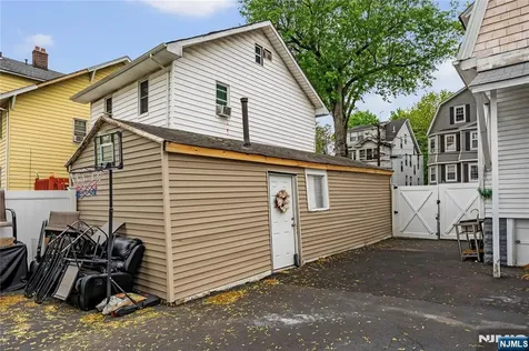 48 39th Street Irvington NJ 07111