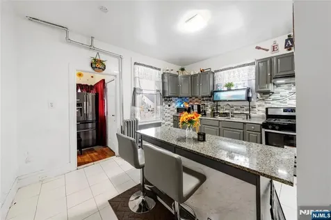 48 39th Street Irvington NJ 07111