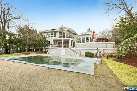 270 E Clinton Avenue Tenafly NJ 07670