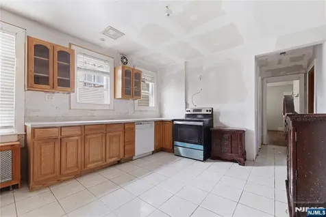 24 Elizabeth Street Paterson NJ 07503