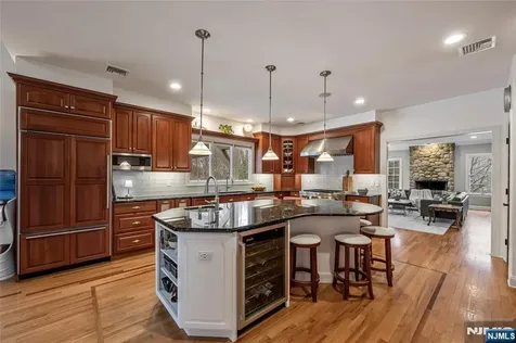 5 Sherwood Court Morris Township NJ 07869
