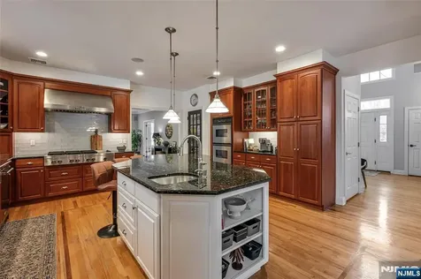 5 Sherwood Court Morris Township NJ 07869