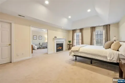 5 Sherwood Court Morris Township NJ 07869