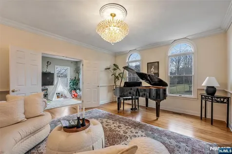 5 Sherwood Court Morris Township NJ 07869