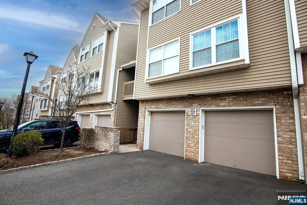 507 Windsor Drive Palisades Park NJ 07650