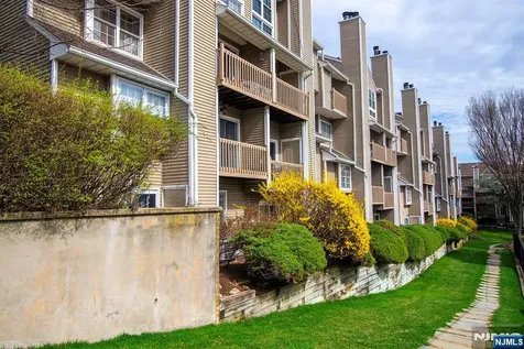 507 Windsor Drive Palisades Park NJ 07650