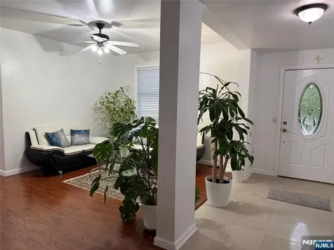 17 Gillies Street Clifton NJ 07013