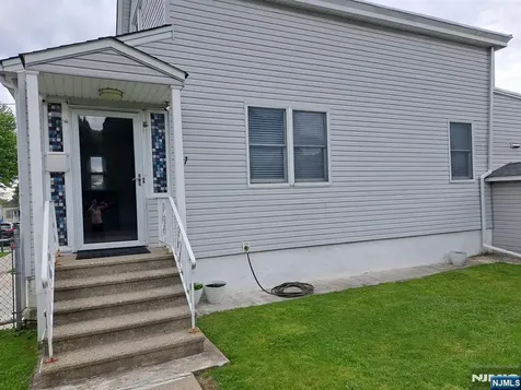 17 Gillies Street Clifton NJ 07013