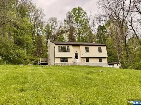 154 Cork Hill Franklin NJ 07416