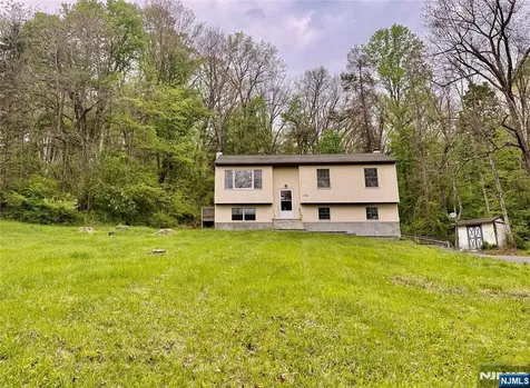 154 Cork Hill Franklin NJ 07416