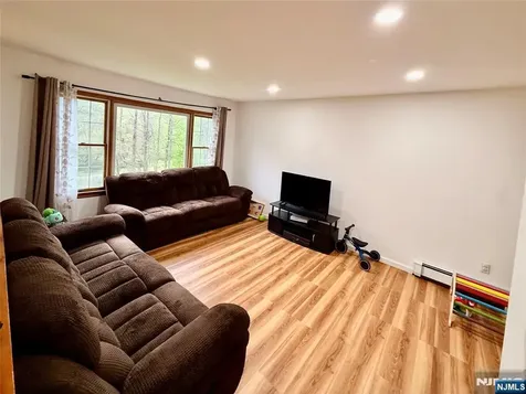 154 Cork Hill Franklin NJ 07416