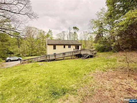 154 Cork Hill Franklin NJ 07416