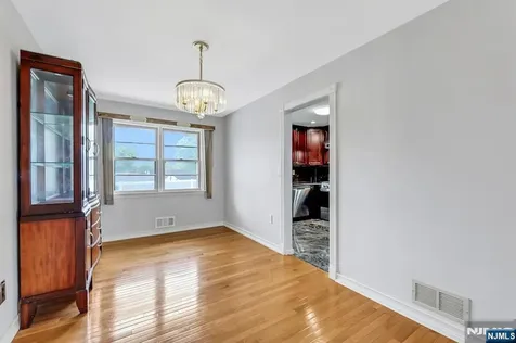 157 Highland Avenue Bergenfield NJ 07621