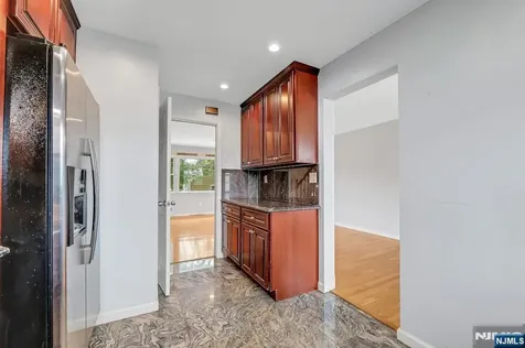 157 Highland Avenue Bergenfield NJ 07621